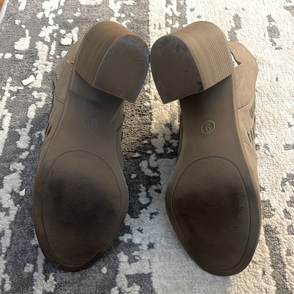 Universal Thread Boho Heels 👠 - Picture 5 of 5